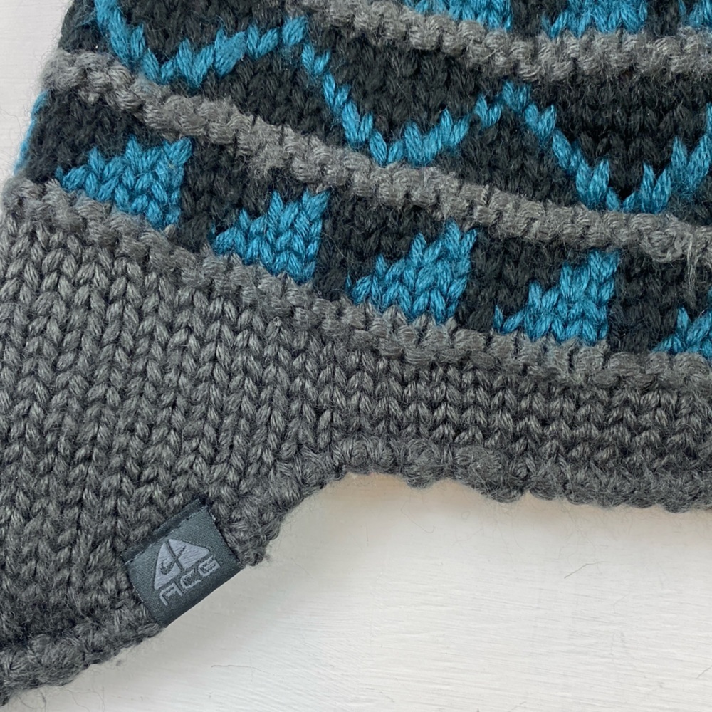 Nike ACG Women’s Winter Hat Beanie - Picture 4 of 12